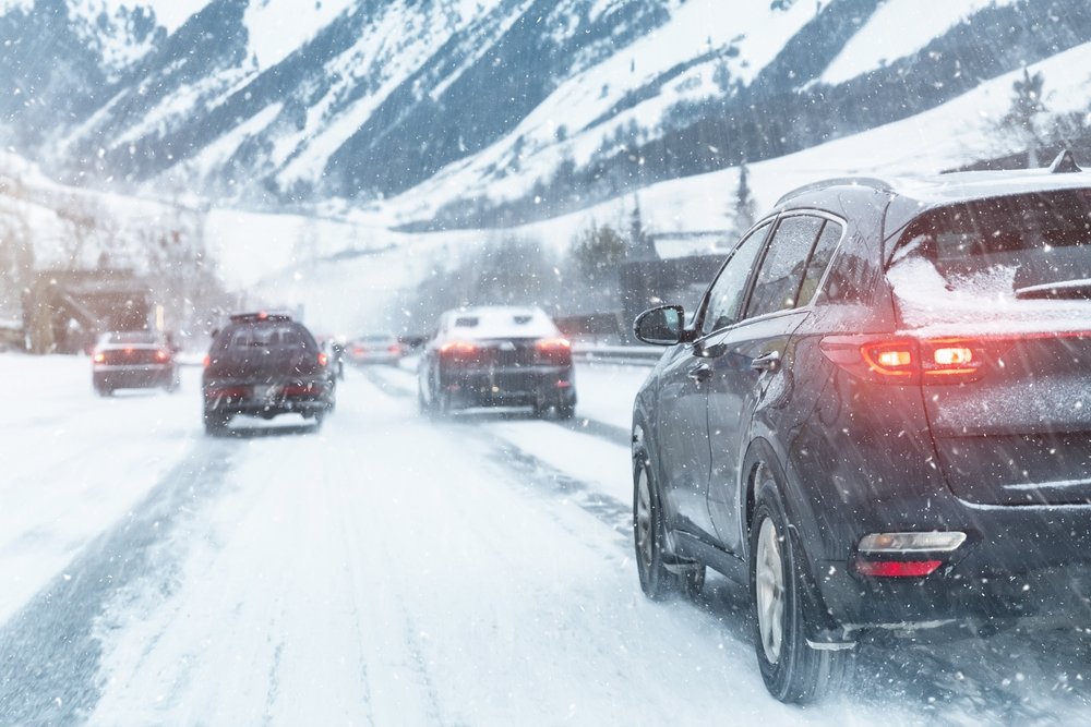 O furtună de zăpadă provoacă coliziunea a 95 de autoturisme pe o autostradă din Kazahstan, 20 de răniți.