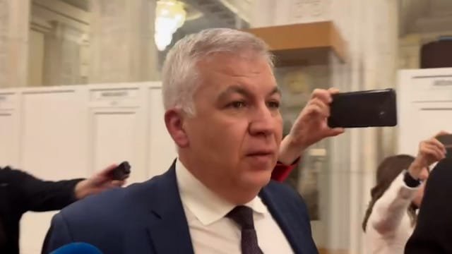 Scandal în Parlament: CCR intenționa să achiziționeze medicamente în valoare de 700.000 lei pentru angajați și judecătorii pensionați.