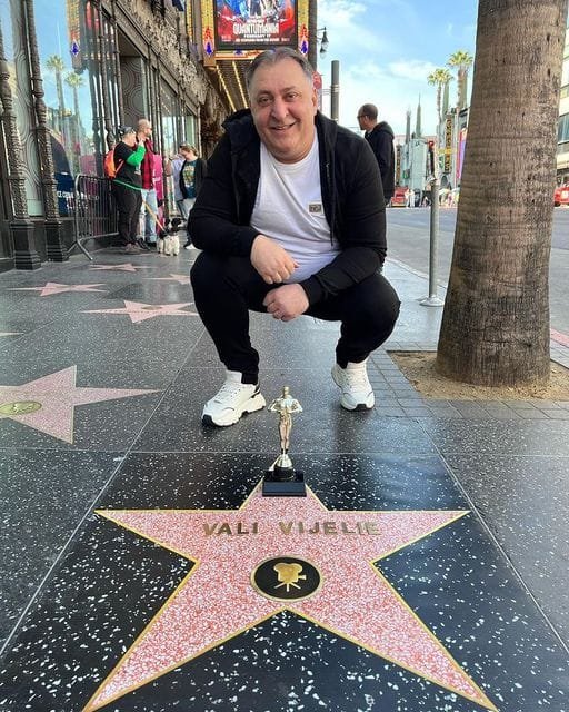 Cum a reușit Vali Vijelie să obțină o stea pe celebrul Walk of Fame din Hollywood: „Totul va fi bine”