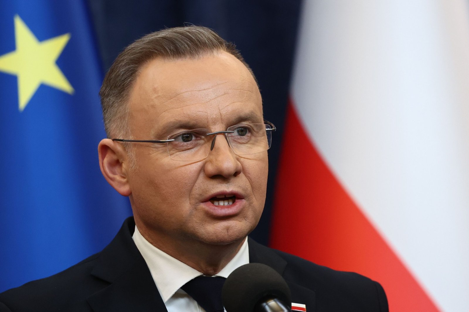 Președintele polonez, Andrzej Duda, a fost asigurat de trimisul special al președintelui Trump, Keith Kellogg, că SUA nu plănuiesc să își reducă prezența militară în Europa de Est.