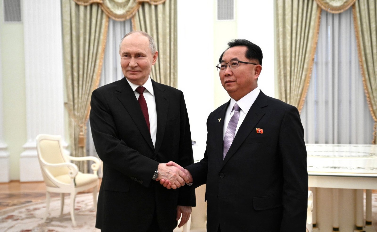 Vladimir Putin a avut o întâlnire cu un oficial de rang înalt din Corea de Nord pentru a întări colaborarea bilaterală.