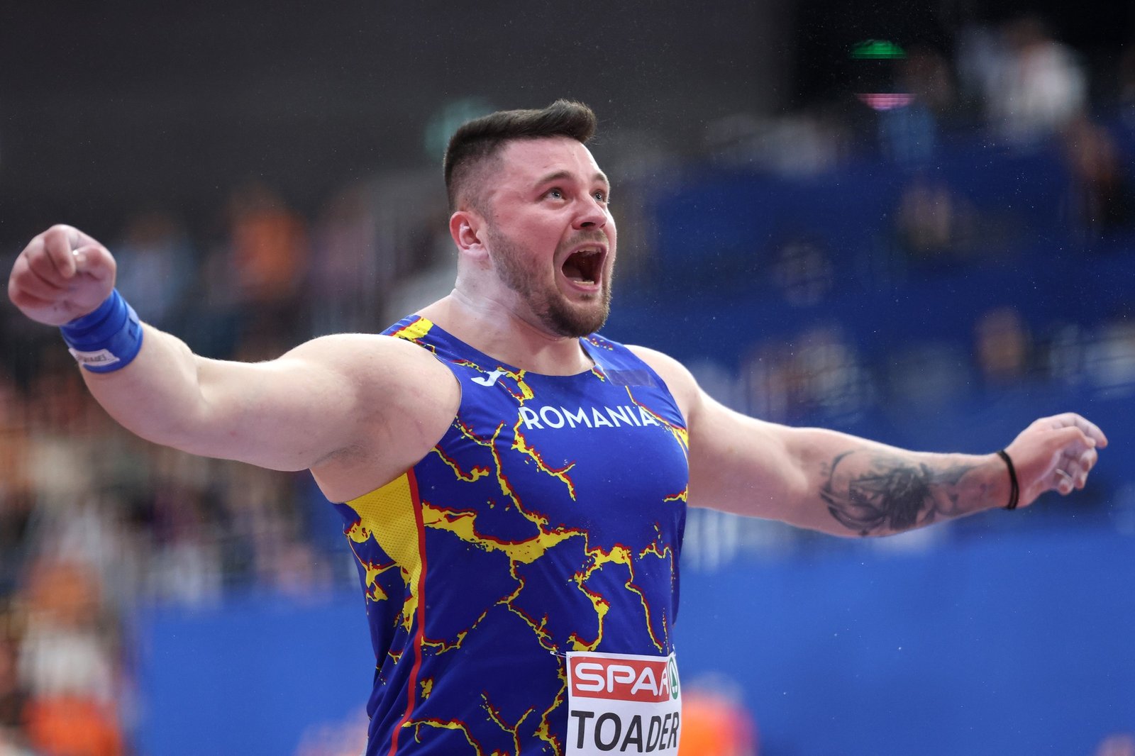 Sportivul român Andrei Rareș Toader a câștigat medalia de aur la aruncarea greutății la Campionatele Europene de atletism în sală de la Apeldoorn, Olanda.