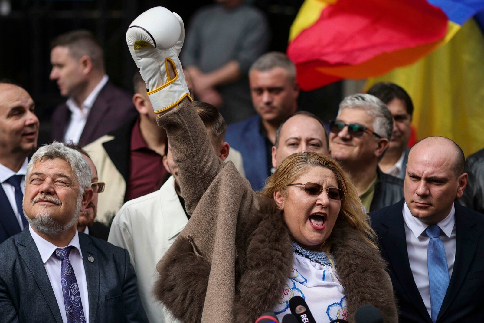 „Dacă nu mi se va permite să candidez, alegerile lor vor ajunge la gunoi!”