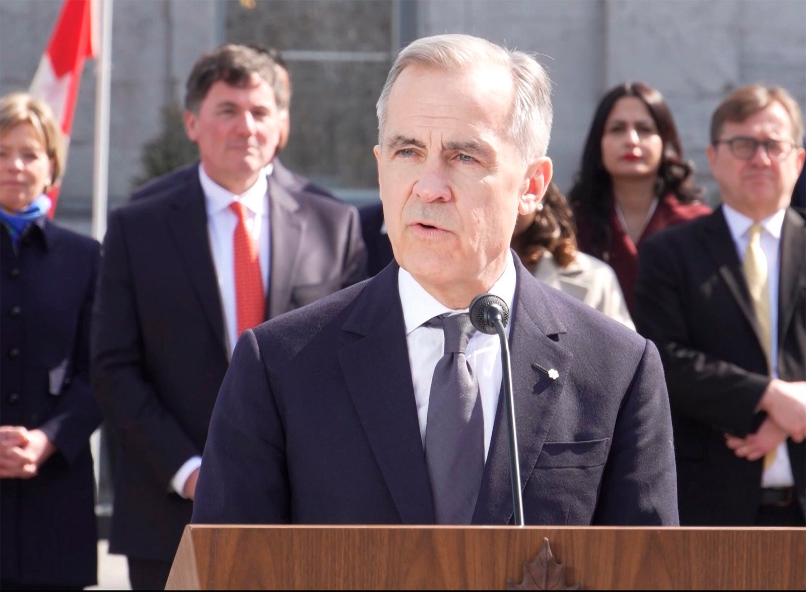 Noul premier al Canadei, Mark Carney, caută să își construiască alianțe în Europa în fața presiunilor comerciale din partea SUA.