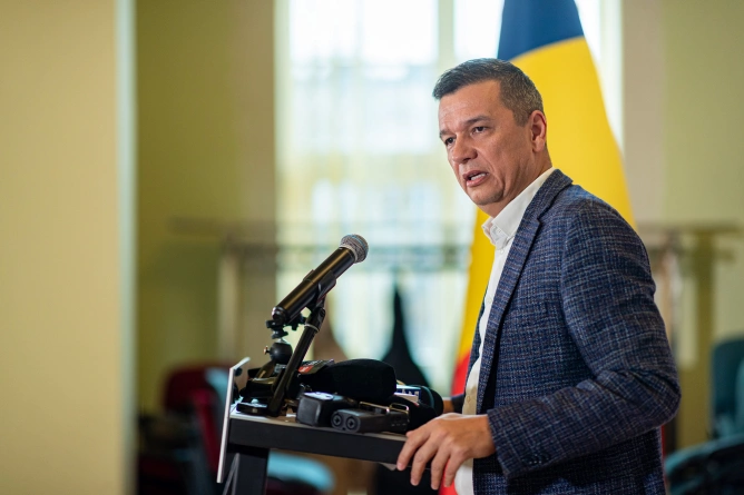 Sorin Grindeanu recunoaște că absența unui candidat PSD nu este optimă, dar consideră că sprijinul pentru Crin Antonescu reprezintă un compromis esențial pentru a obține victoria în alegeri.