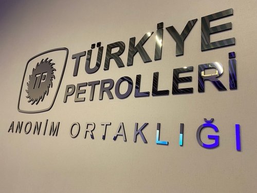 MOL și Turkish Petroleum semnează acorduri de concesiune pentru explorarea resurselor energetice în Ungaria și alte regiuni, întărind parteneriatul strategic existent.