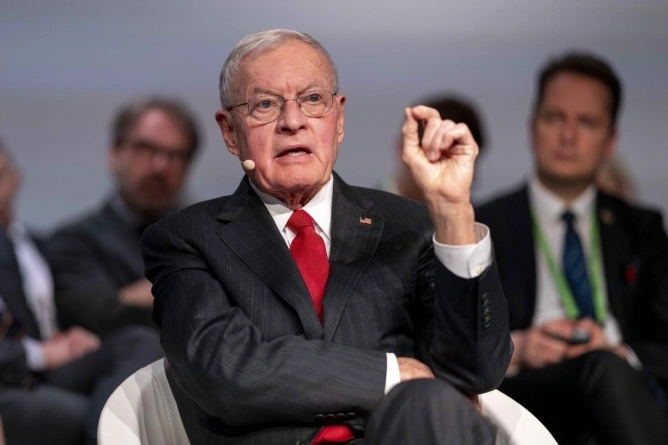 Emisarul special al SUA, Keith Kellogg, a declarat că Washingtonul va continua negocierile de pace, în ciuda amenințărilor anterioare, evidențiind dorința Ucrainei de a accepta compromisuri teritoriale.