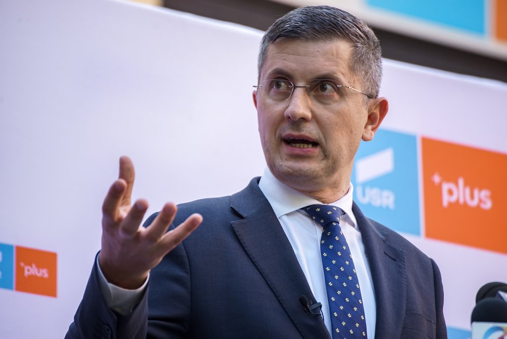 Europarlamentarul USR Dan Barna subliniază importanța menținerii României în Uniunea Europeană pentru a evita regresele istorice.