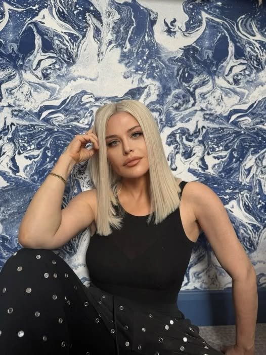 Bianca Drăgușanu o acuză pe Loredana Groza că nu își recunoaște operațiile estetice: „Eu nu spun că mă dau cu cremă de gălbenele”