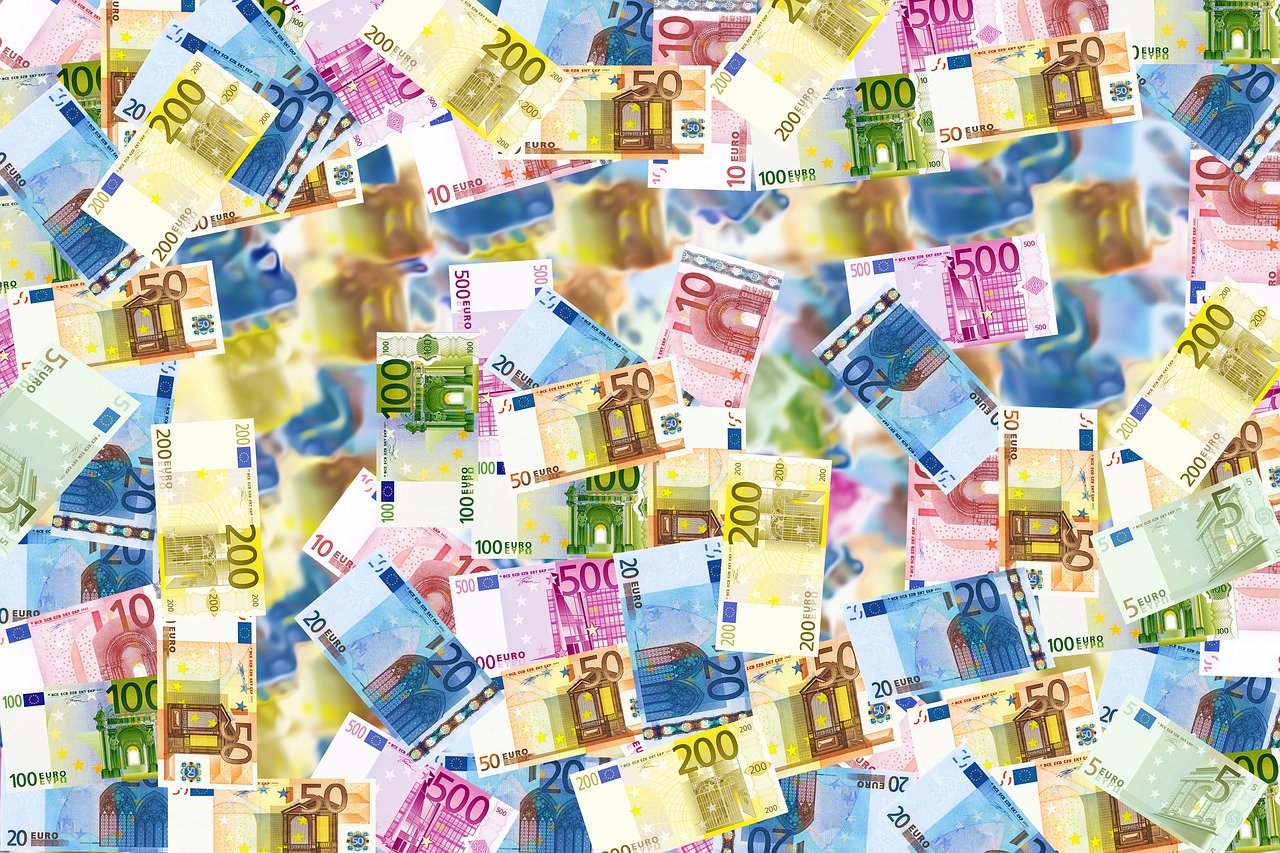 USR propune votarea unui proiect pentru abolirea indemnizațiilor membrilor ATOP, considerându-le o risipă de fonduri publice fără un impact real.