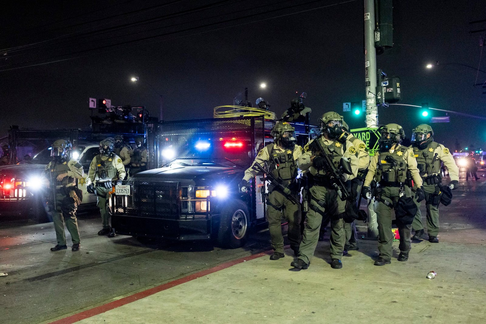 SUA: Donald Trump a mobilizat 2.000 de membri ai Gărzii Naționale în Los Angeles pentru a reacționa la protestele împotriva acțiunilor de imigrație