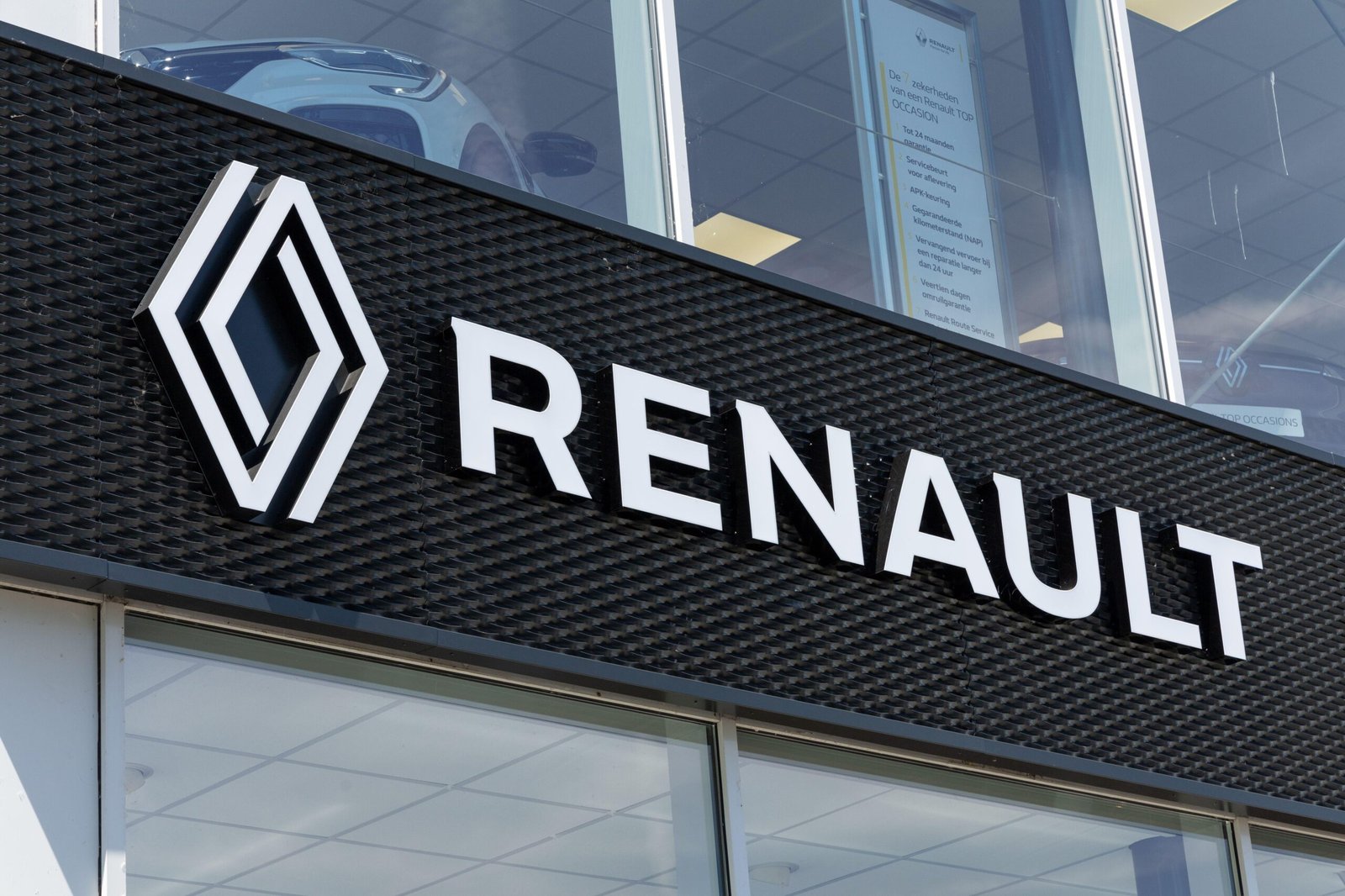 Renault contactat de Ministerul Apărării din Franța pentru o posibilă implicare în producția de drone în Ucraina