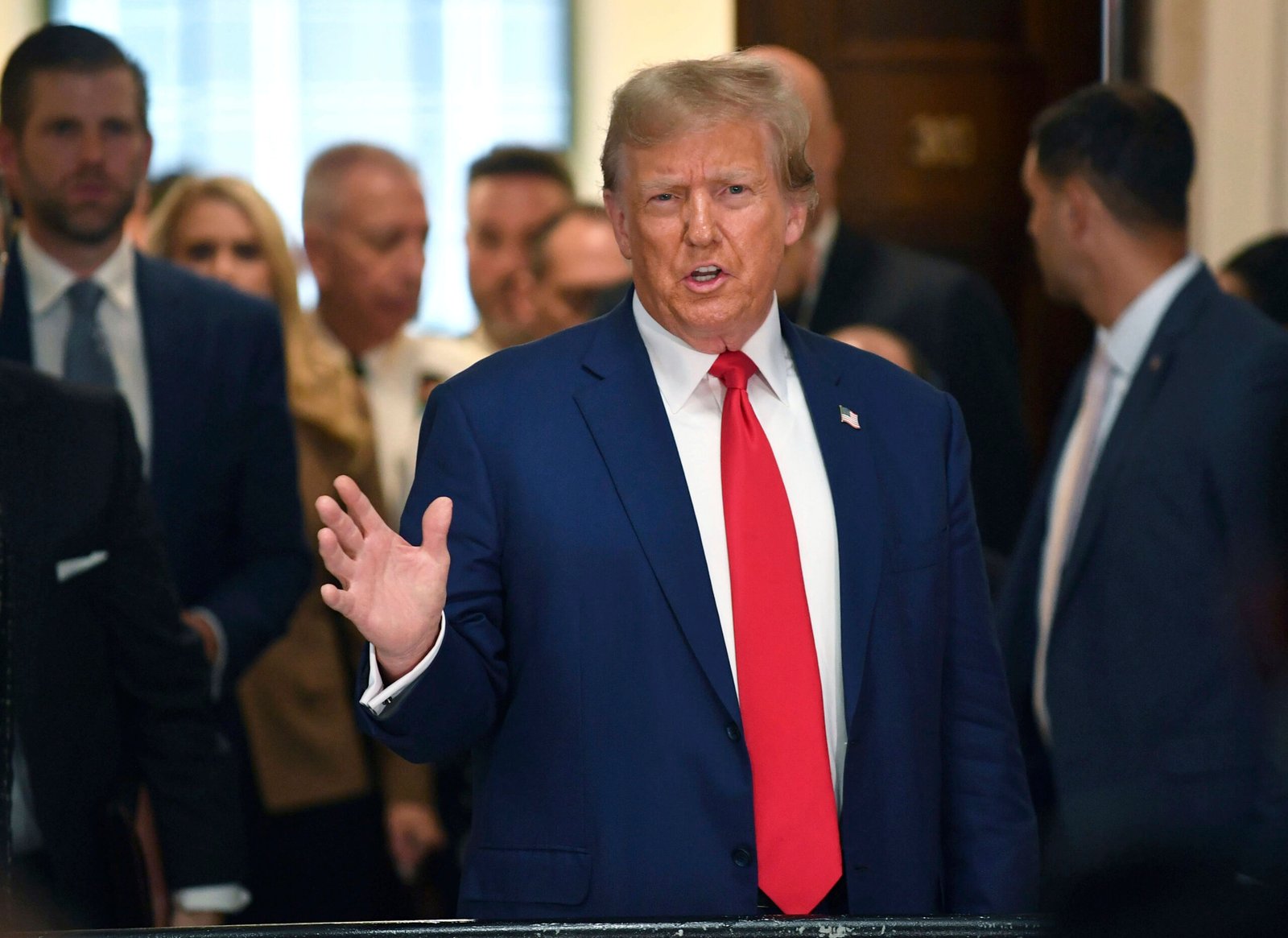 Campionul mondial Oleksandr Usîk îl invită pe Donald Trump să petreacă o săptămână în Ucraina pentru a înțelege conflictul.
