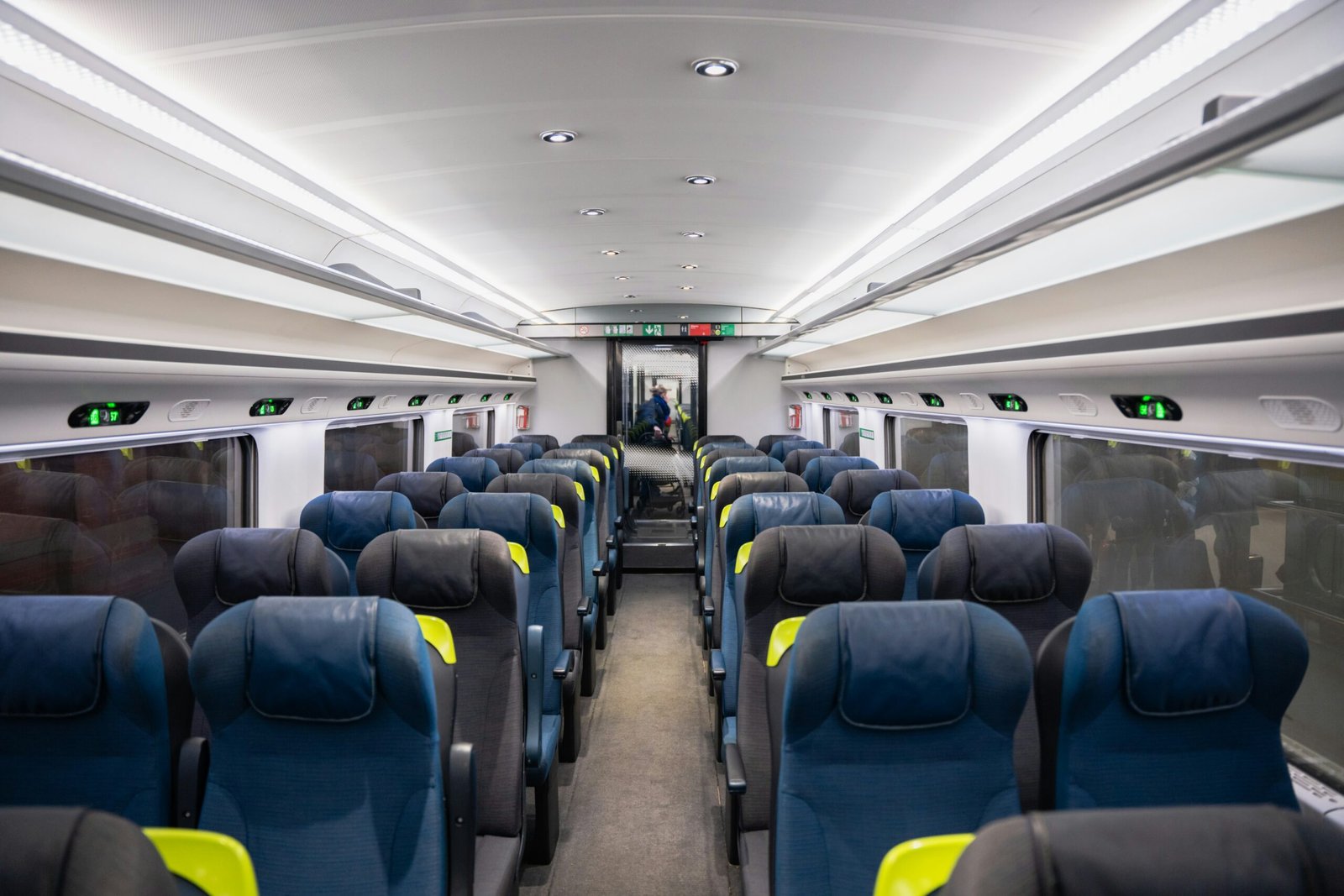 Eurostar intenționează să introducă rute de mare viteză între Londra, Frankfurt și Geneva, investind două miliarde de euro în achiziția a 50 de trenuri noi.