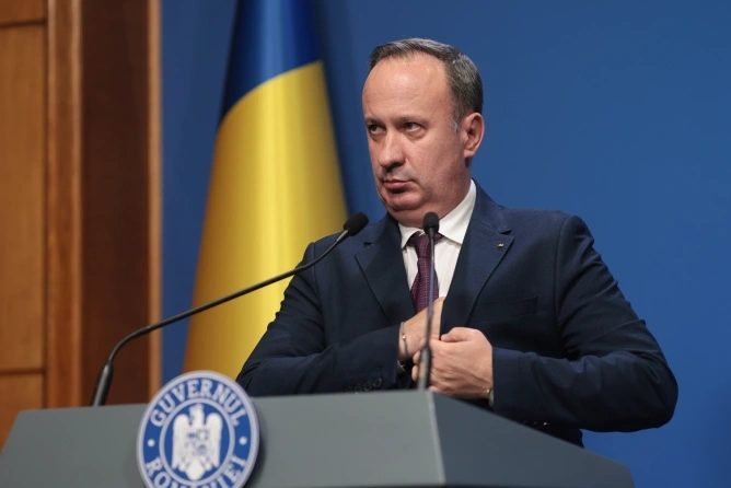 Fostul ministru Adrian Câciu acuză managementul ineficient al companiilor energetice pentru majorarea prețurilor, evidențiind că costurile de producție rămân neschimbate.