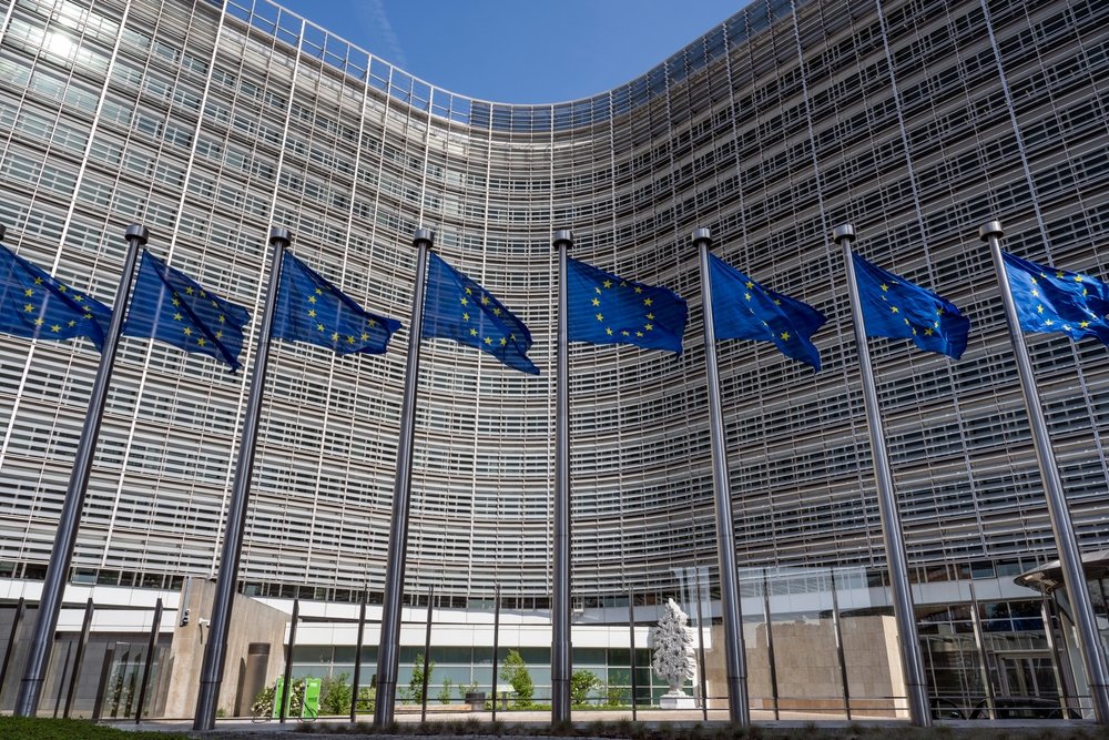 Polonia, la conducerea Președinției Consiliului Uniunii Europene, adoptă măsuri pentru a spori transparența și finanțarea partidelor politice europene, combatând interferențele externe.