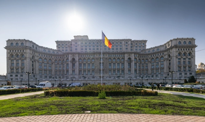 Camera Deputaților a aprobat o nouă structură organizatorică care va reduce cheltuielile de personal cu peste 25 milioane de lei.