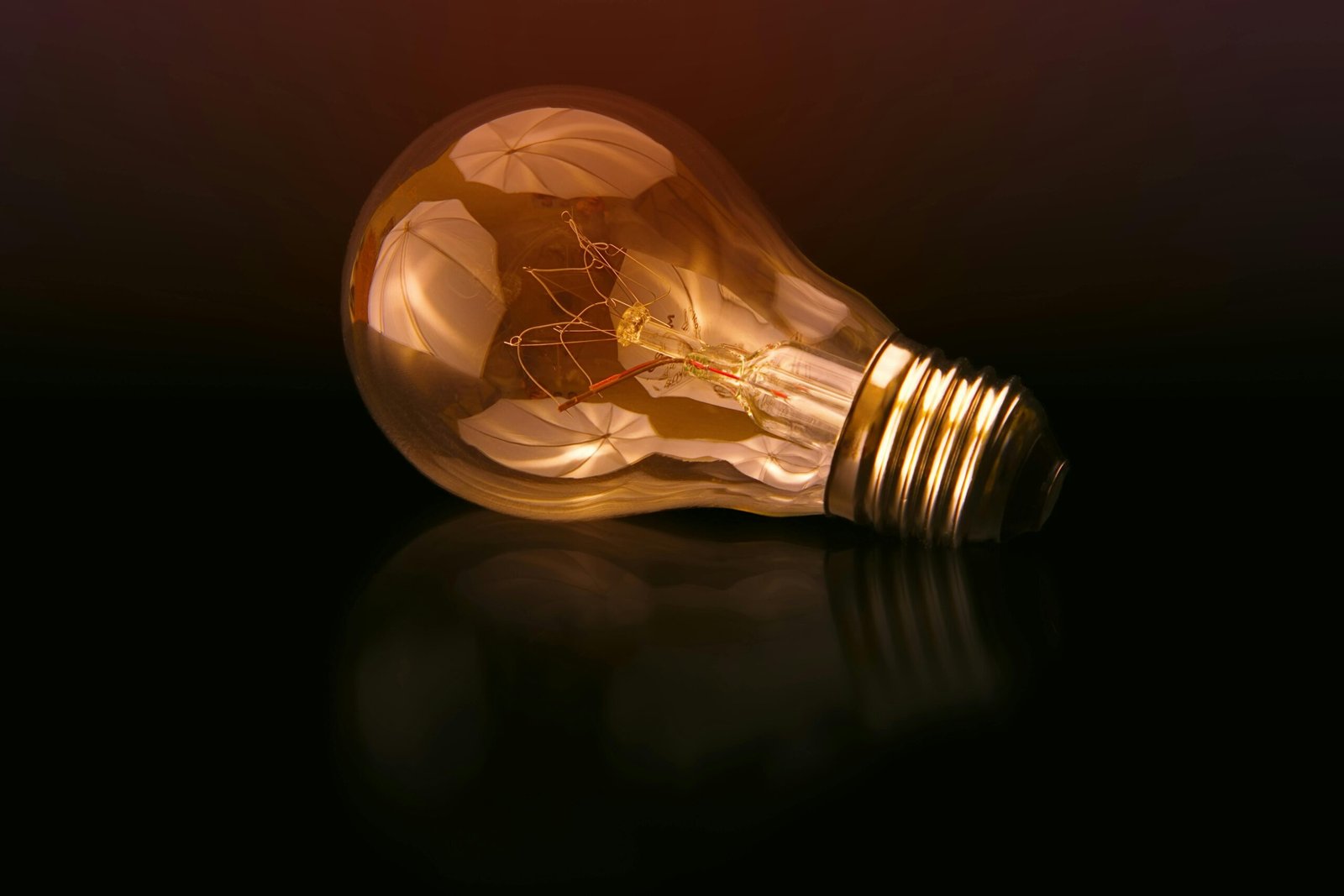 Parlamentul European solicită consolidarea rețelelor electrice și dezvoltarea interconexiunilor transfrontaliere, evidențiind necesitatea investițiilor după blackout-ul din Peninsula Iberică.