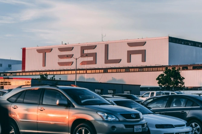 Tesla a încheiat un contract de 556 milioane de dolari pentru construirea unei centrale de stocare a energiei în Shanghai, cu ajutorul Megapack-urilor.
