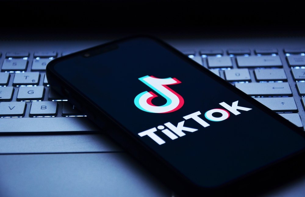 SRI avertizează asupra apariției de conturi false pe TikTok care folosesc numele și sigla instituției, difuzând informații false.