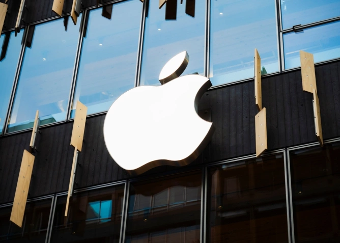 Apple va fi acuzată de abuz de poziție dominantă, după ce un judecător a respins apelul său împotriva Departamentului Justiției din SUA.