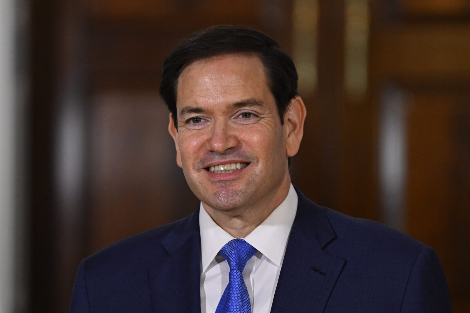 Administrația americană revocă statutul de organizație teroristă străină pentru HTS, semn ale relaxării sancțiunilor asupra Siriei