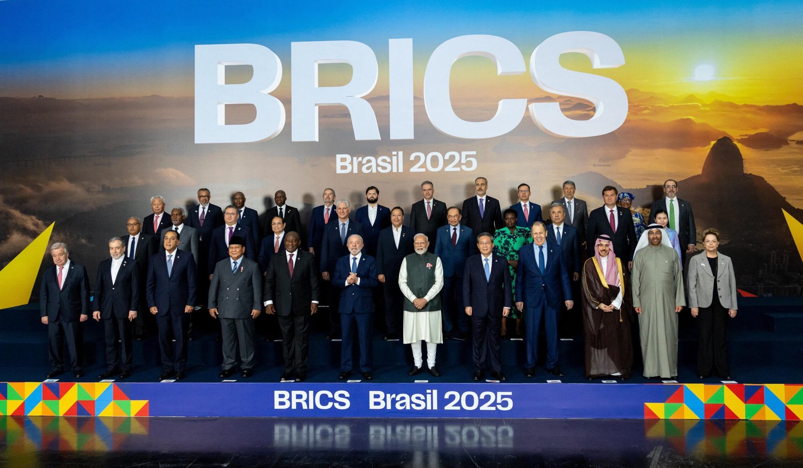 China: Statele BRICS nu doresc confruntări, răspuns la amenințările lui Trump privind tarifele pentru susținătorii grupului