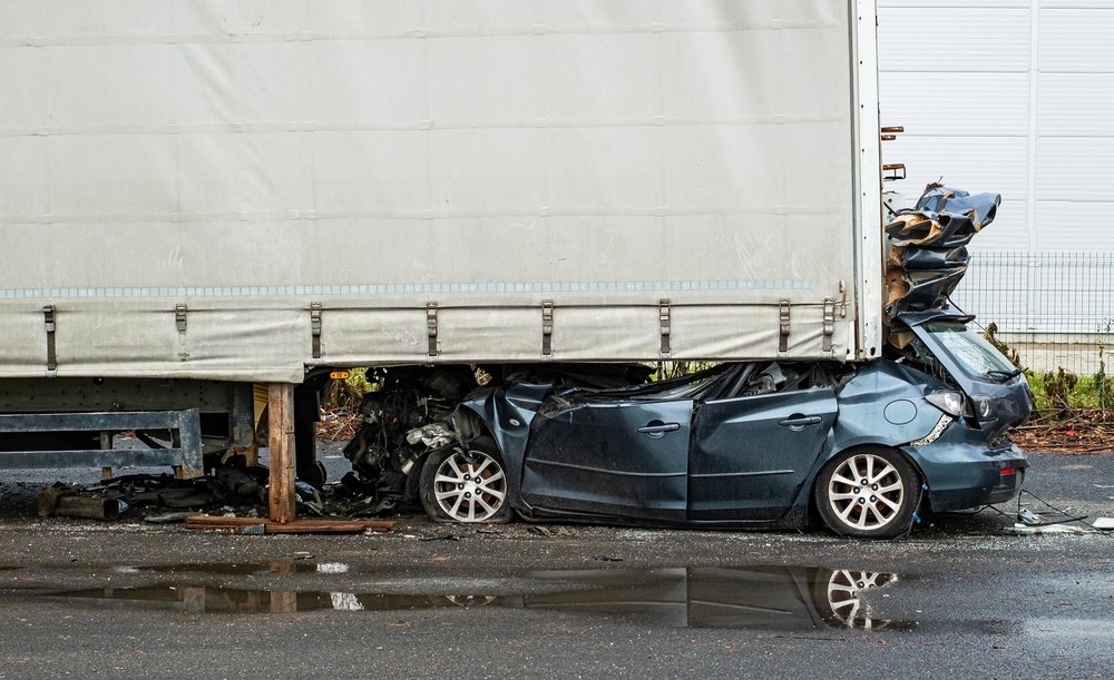 Accident fatal pe Centura Capitalei între o basculantă și o mașină. Șoferul autoturismului a murit.