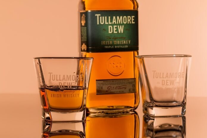 6919b8657da68_irish-whiskey-2152126_1280.jpg