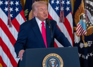 Casa Albă, prin purtătoarea de cuvânt Karoline Leavitt, apără comentariile lui Trump ca fiind un exemplu de onestitate și transparență