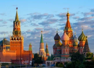 Uniunea Europeană a adoptat un nou pachet de sancțiuni care interzice călătoriile, individuale sau de grup, către Rusia.