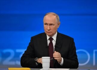 Vladimir Putin avertizează că va revendica noi teritorii în Ucraina dacă țara nu acceptă planul american pentru soluționarea conflictului.