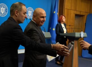 Bolojan își exprimă regretul și inițiază procedura disciplinară după acuzațiile de agresare a unui jurnalist de către un angajat al Guvernului