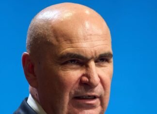 Ilie Bolojan discută despre adoptarea monedei euro: când se vor opri plățile în lei?