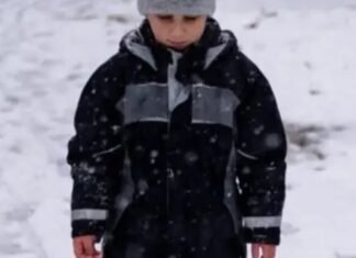 Băiat de 11 ani forțat să parcurgă șase kilometri prin zăpadă după ce a fost dat jos din autobuz