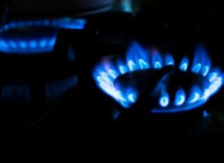 Producția de gaze naturale a României a scăzut cu 1% în primele 11 luni din 2025, iar importurile au crescut cu 70,9%