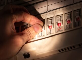 „Nuuk, capitala Groenlandei, a suferit sâmbătă o pană de curent la nivel de oraș, conform operatorului de electricitate Nukissiorfiit”