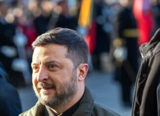 Președintele Ucrainei, Volodimir Zelenski, solicită aliaților un sprijin suplimentar pentru apărarea aeriană, din cauza atacurilor rusești care dăunează grav infrastructurii energetice.