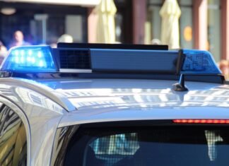 Un român de 54 de ani a decedat în urma unei căderi de la etajul unei pensiuni din Milano. Autoritățile examinează cazul ca posibil omor.