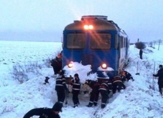 Vremea extremă afectează transportul feroviar: zeci de trenuri anulate, trafic blocat între București și Ploiești.