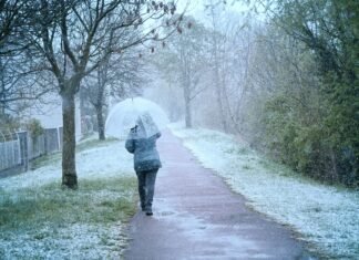 Ninsori și polei, urmate de o încălzire temporară și apoi de o răcire, între 10 și 18 februarie