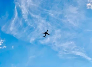 Dronelor unui cartel mexican le-au penetrat spațiul aerian al SUA, determinând FAA să suspende temporar zborurile de pe Aeroportul El Paso, dar restricția a fost rapid anulată.