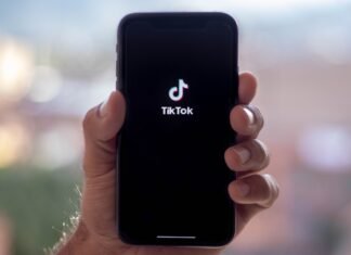 TikTok introduce o nouă funcție de geolocație, stârnind îngrijorări în rândul utilizatorilor