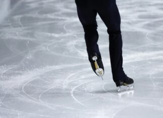 Ilia Malinin, favorit la medalia de aur, încheie pe locul 8 la patinaj artistic. Medalia de aur revine lui Mikhail Shaidorov din Kazahstan.