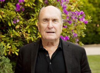Robert Duvall, celebru actor și regizor american, a murit la 95 de ani, lăsând în urma sa o carieră remarcabilă în cinematografie.