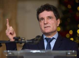 Președintele Nicușor Dan anunță imminent numiri pentru SRI și SIE, având deja o listă cu cinci candidați și discutând despre profilul ideal pentru aceste posiții.