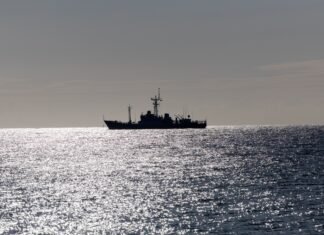 În lipsa unei soluții diplomatice, marina militară va interveni pentru a ridica blocada.