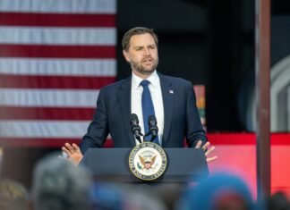 Vicepreședintele JD Vance susține că un atac asupra Iranului nu va duce la un război îndelungat, subliniind riscurile concluziilor greșite din conflictele anterioare.