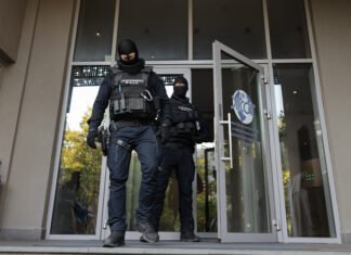 Captura de proxenetism la „The Buddhist”: Actorul Vlad Marinescu și 10 complici, reținuți de DIICOT