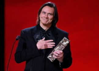 Jim Carrey a fost distins cu Premiul César d’Honneur la cea de-a 51-a gală a Premiilor César, pentru cariera sa remarcabilă în cinematografie.